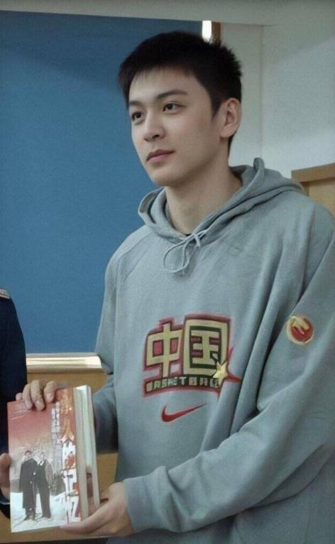 明星网红帅哥合集视频,网红帅哥明星合集风采展示