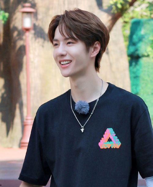 吃瓜爆料王一博李子璇,甜蜜互动背后的瓜界风云