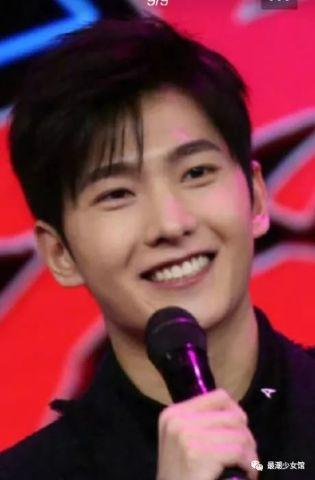 帅哥明星网红照片高清,揭秘当红帅哥明星网红的帅气瞬间