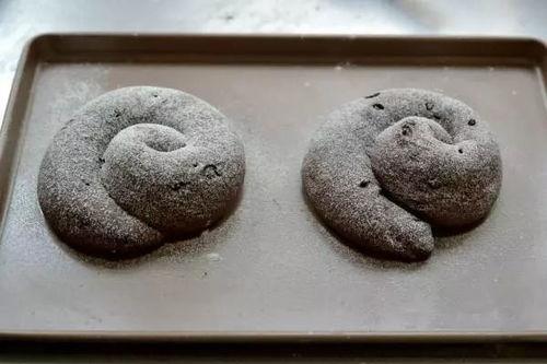 吃酥瓜大便有点黑,酥瓜美食引发大便变黑之谜