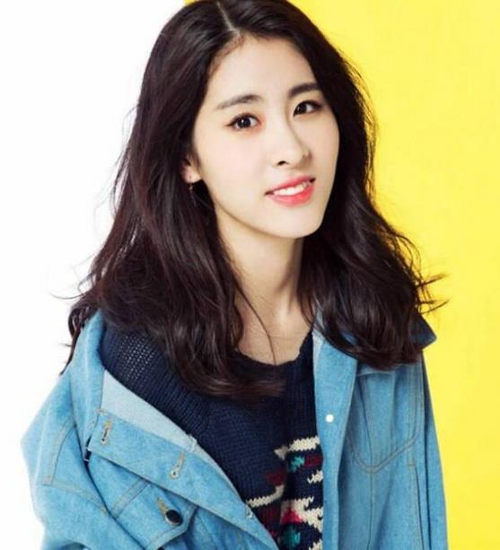 张碧晨谢娜合照黑粉吃瓜,吃瓜群众纷纷围观