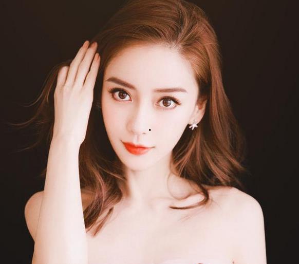 当红女明星网红,揭秘当红女明星网红的崛起之路