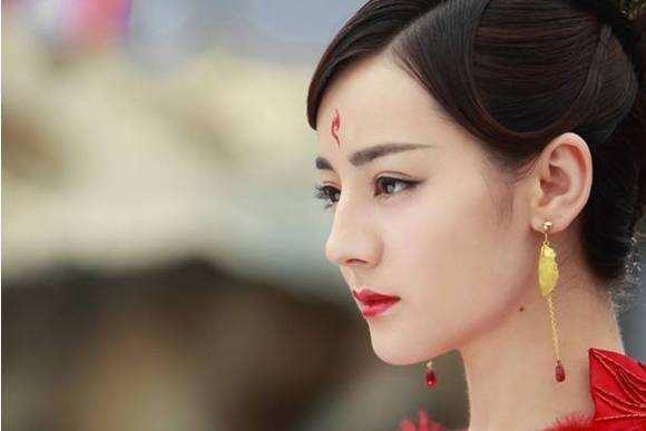 飞瓜热门爆款小说女主是谁,揭秘女主身份之谜