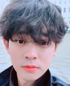 男明星网红写真视频,揭秘男明星网红写真背后的故事