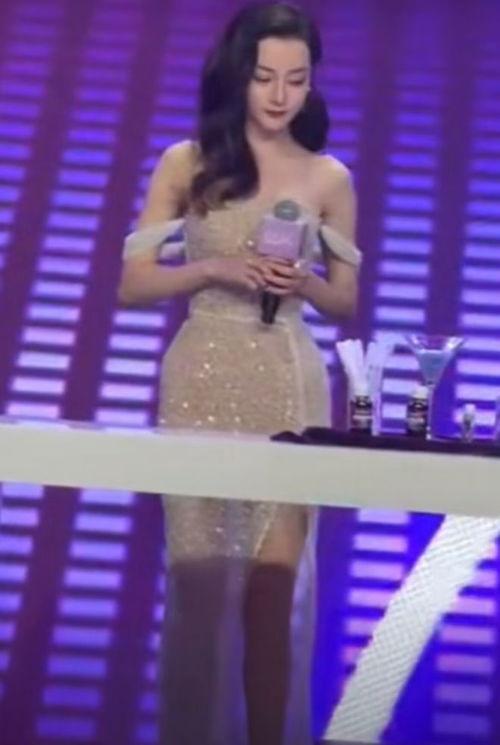 贾玲范丞丞吃瓜爆料图片,娱乐圈幕后真相大揭秘