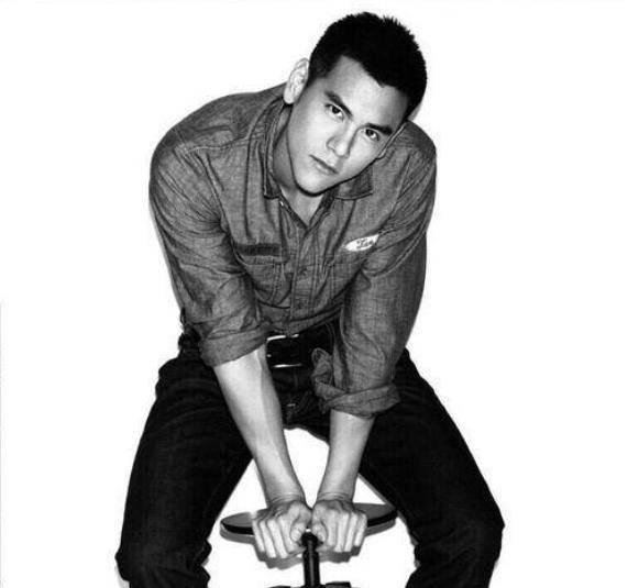 寸头明星网红是谁,揭秘当红网红的时尚寸头造型