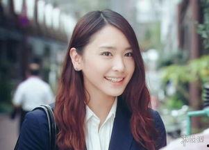 明星网红何婧简介,从网红到明星，揭秘她的璀璨蜕变之路