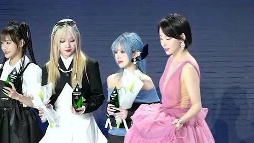 明星网红舞台同框,璀璨星光闪耀舞台盛宴