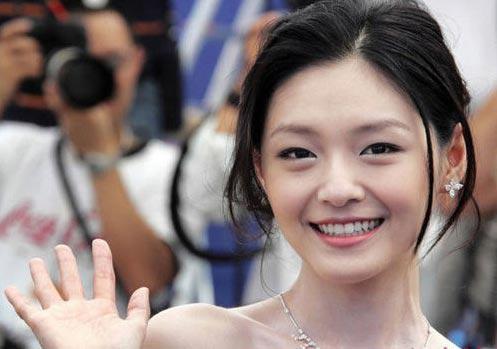 胖东来迎来明星网红,共襄盛举打造购物新体验